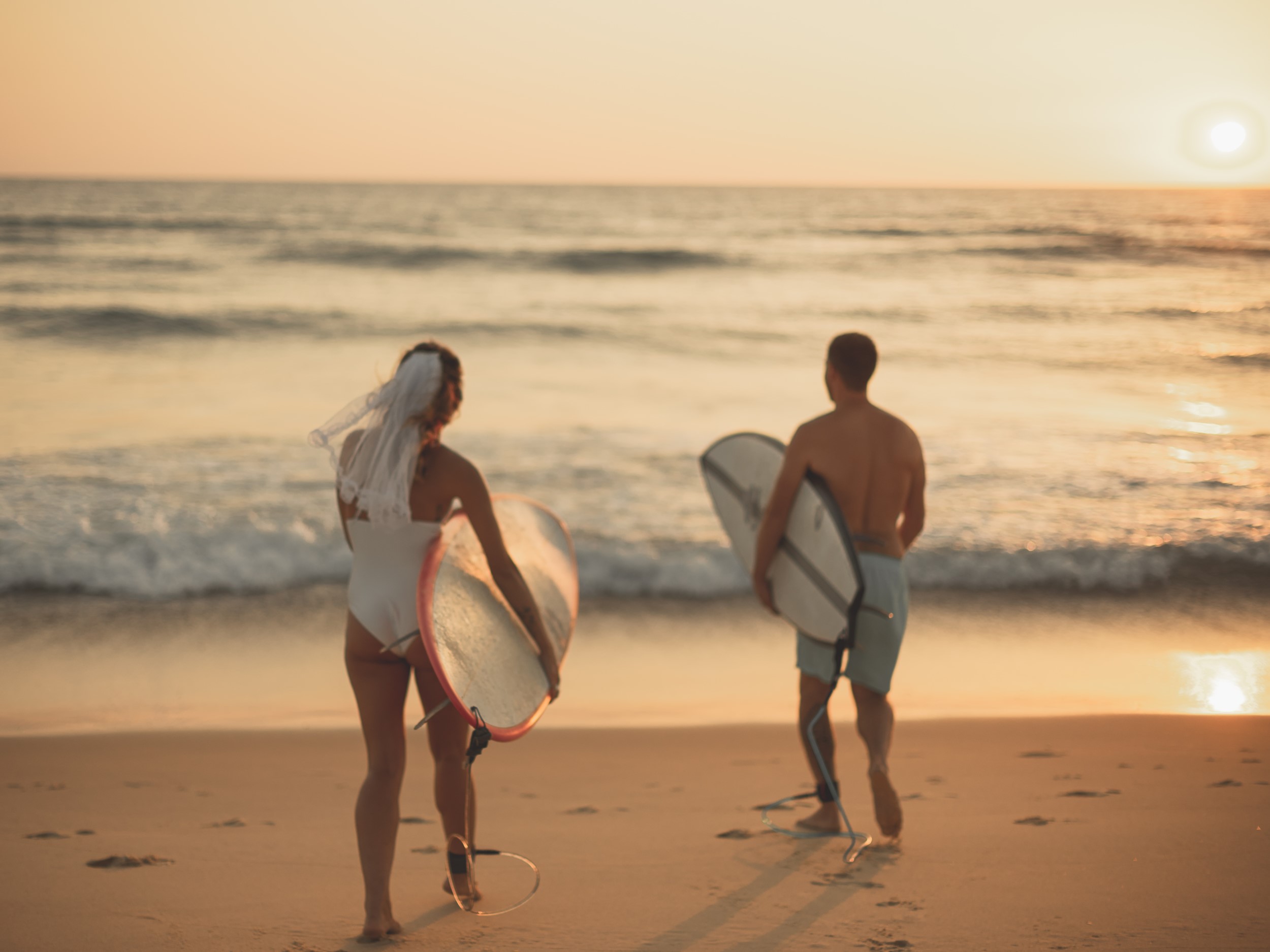 plage surf mariés sable mer