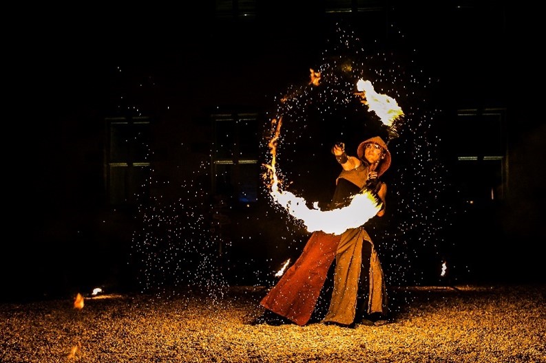 Spectacle, feu, animation , soirée