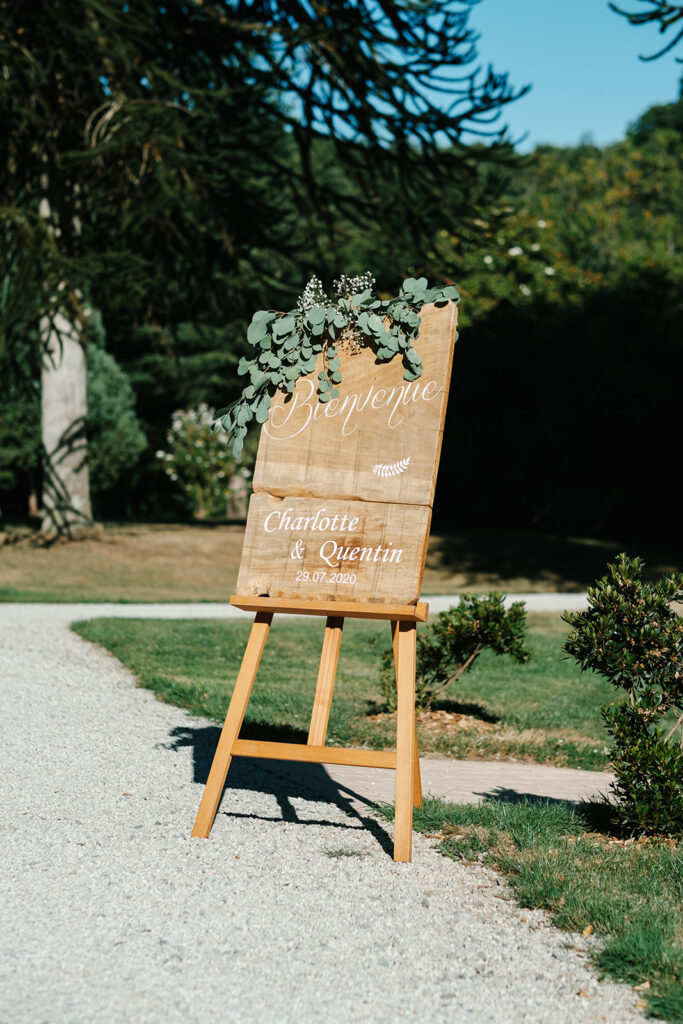 Panneau de bienvenue, panneau d'accueil, entrée, entrée de la cérémonie, lieu de mariage, welcome signs, panneau en bois, arrivée