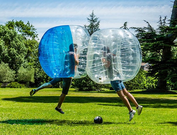 Du bubble foot pour un evg à Paris, activité à Paris, wedding planner paris
