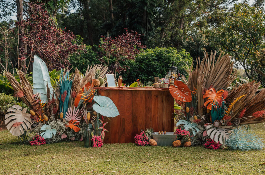 Mariage tropicale en été à Paris