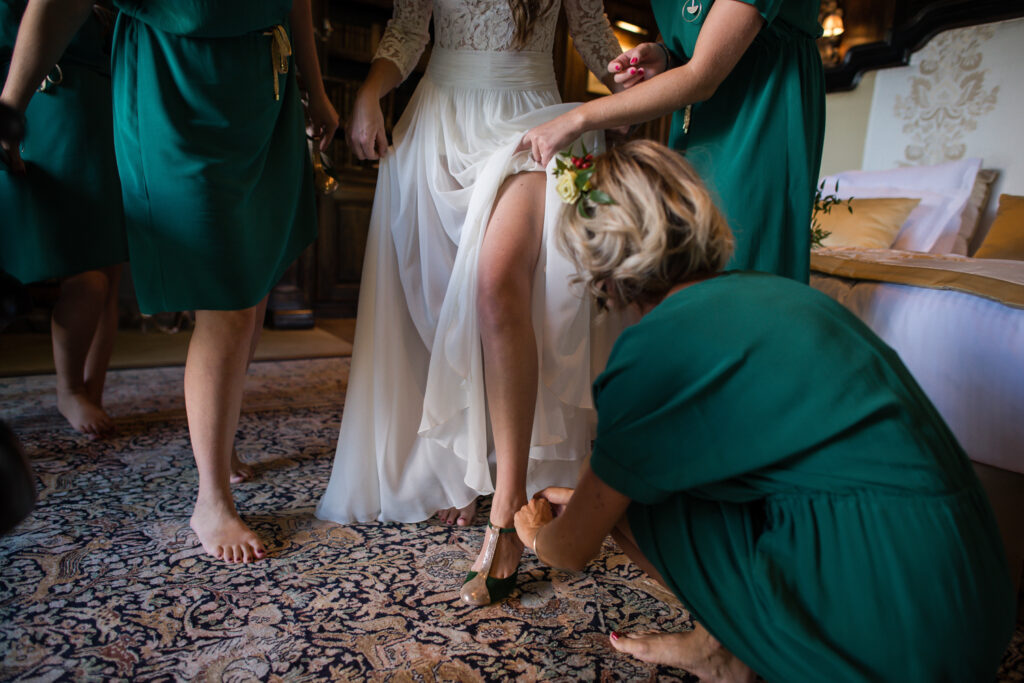 D Day Wedding Planner La Rochelle Wedding Planner Charente-Maritime Chaussures de mariée chaussure de mariage wedding shoes shoes addict sequin strass paillettes argenté fleurs de mariage mariée marié