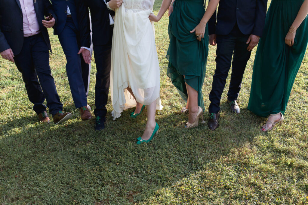 D Day Wedding Planner La Rochelle Wedding Planner Charente-Maritime Chaussures de mariée chaussure de mariage wedding shoes shoes addict sequin strass paillettes argenté fleurs de mariage mariée marié or dorée talons hauts organisation de mariage