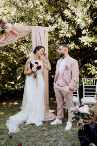 cérémonie laïque mariés arche