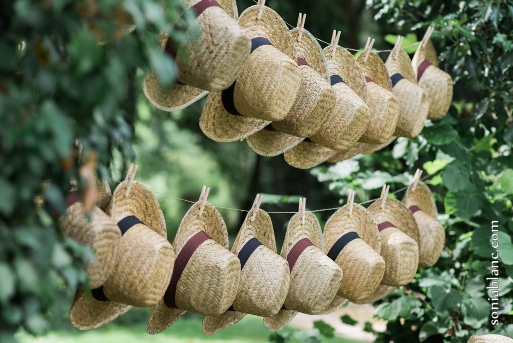 wedding planner, organisation de mariage aix en provence, organsiation de mariage marseille, organisation de mariage marseille, wedding planner marseille, wedding planner aix en provence, wedding planner avignon, officiante de ceremonie laique aix en provence, officiante de ceremonie laique marseille, officiante de ceremonie laique avignon, mariage 2022, mariage 2023, cadeau invité