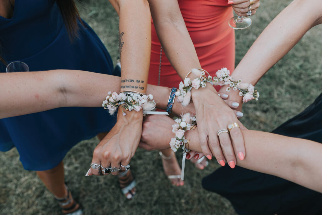  inspiration mariage 2021, inspiration mariage 2022, inspiration mariage 2023, le officiante de ceremonie aix en provence, officiante de ceremonie avignon, officiante de ceremonie luberon, officiante de ceremonie marseille, officiante de ceremonie provence, organisatrice de mariage aix en provence, organisatrice de mariage avignon, organisatrice de mariage luberon, organisatrice de mariage marseille, organisatrice de mariage provence, planner luberon, wedding, wedding planner aix en provence wedding planner marseille, wedding planner avignon, wedding planner provence, accessoires pour vos témoins, bracelet de fleurs