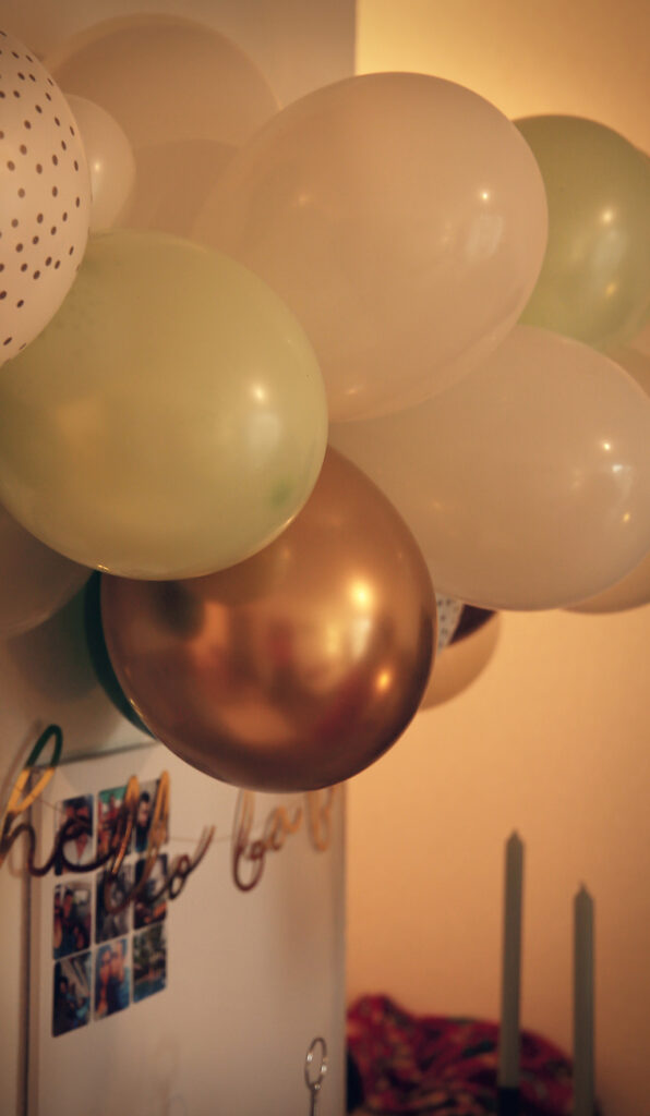 Ballon doré, blanc et menthe