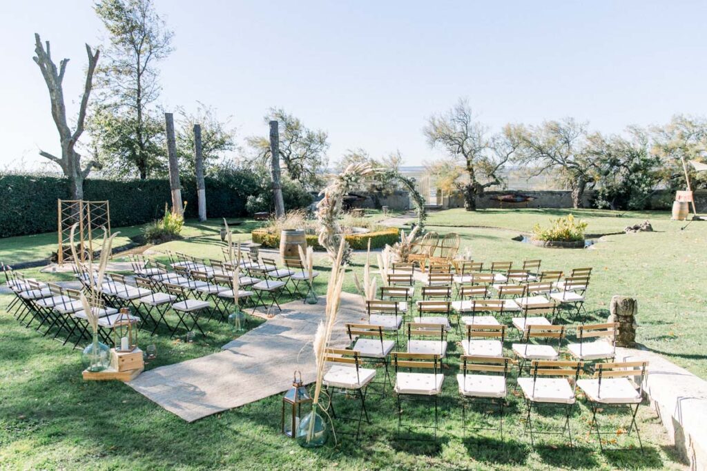 wedding planner aix en provence, wedding planner aix-en-provence, wedding planner provence, wedding planner luberon, cérémonie extérieur, cérémonie laïque, cérémonie mariage, tendance cérémonie, officiant de cérémonie, mariage en extérieur, mariage en plein air, domaine mariage,bridesmaid, demoiselles d'honneur, robe demoisselles d'honneur, organisation mariage, dress code mariage, tendances mariage, mariage en provence, robe de mariée tendance, tendances de mariage 2023, inspo mariage 2023, mariage 2023, composition florale XXL mariage, wedding planner, organisation de mariage, provence, mariage luberon, mariage lamothe du rhone, wedding planner saint paul trois chateaux , wedding planner drome provencale,