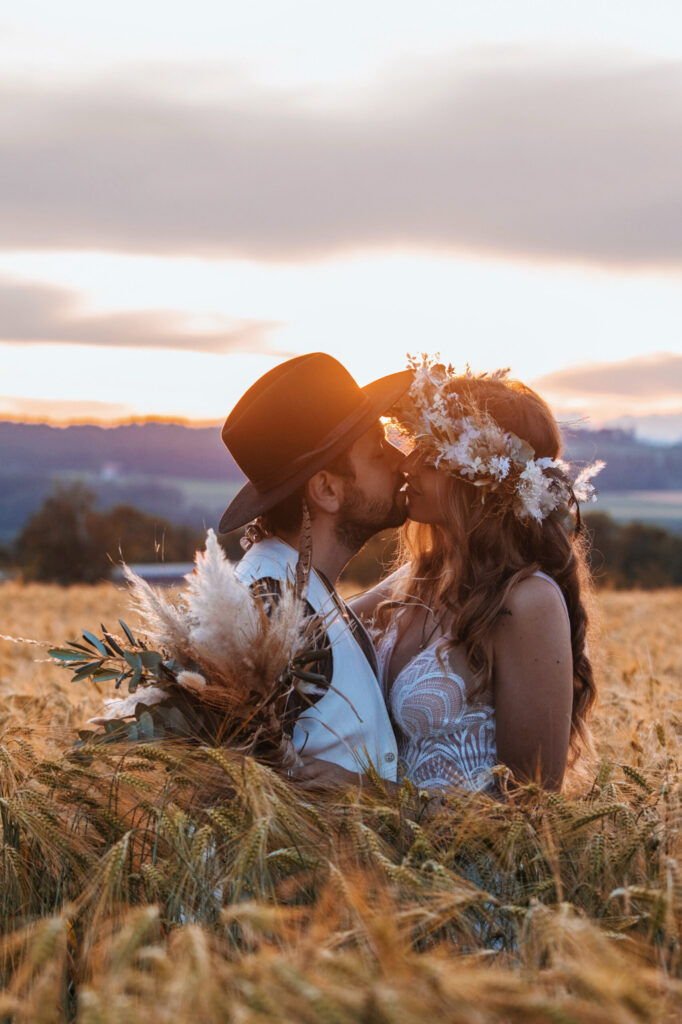 pré, boho, fleurs, Coachella, tipi wedding