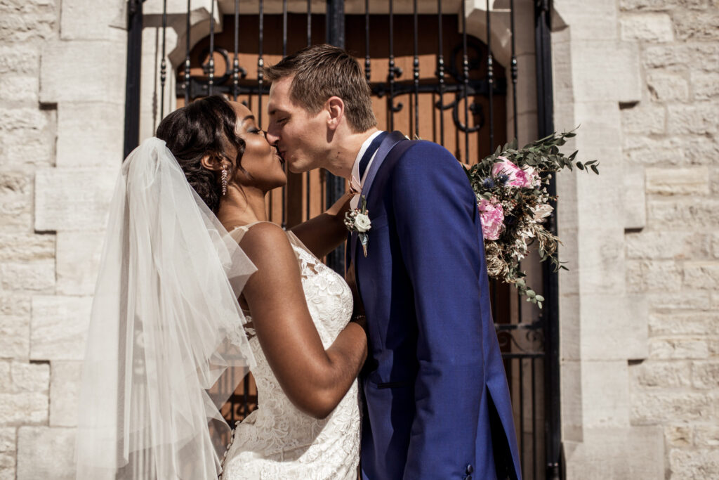 voile, wedding, bride, groom, wedding day, wedding dress, kiss