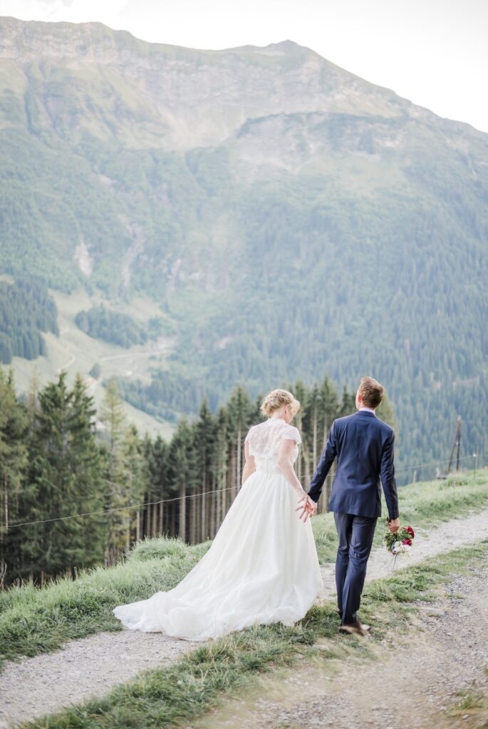 bride, groom, couple, mountain wedding, séance de couple, summer wedding, love, mariage