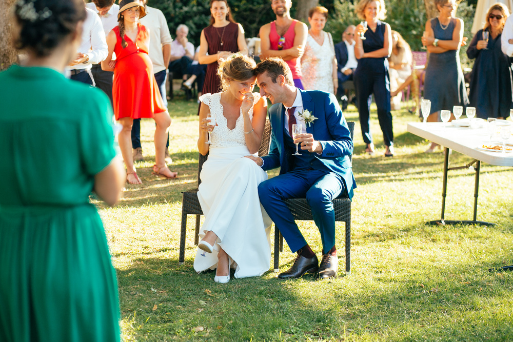 mariés, mariage, mariage en Alpes, mariage Annecy, bonheur, robe de mariée, mariage réussi, wedding planner, photo couple, photo mariés, complicité, lieux de réception Annecy, Palace de Menthon