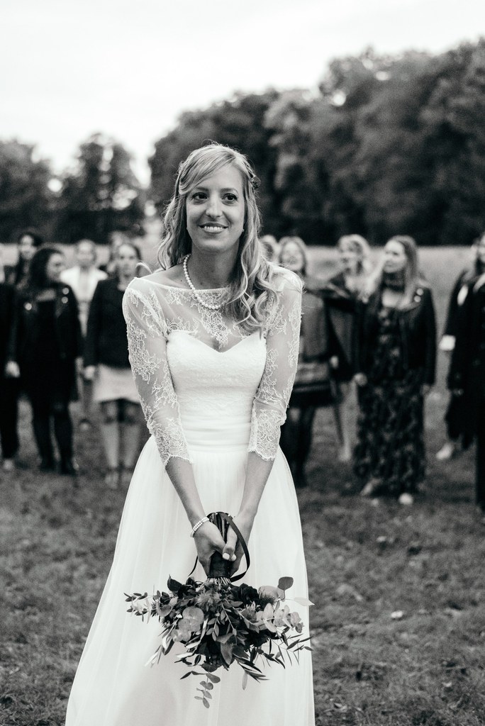 lancer de bouquet, femme, célibataire, mariée