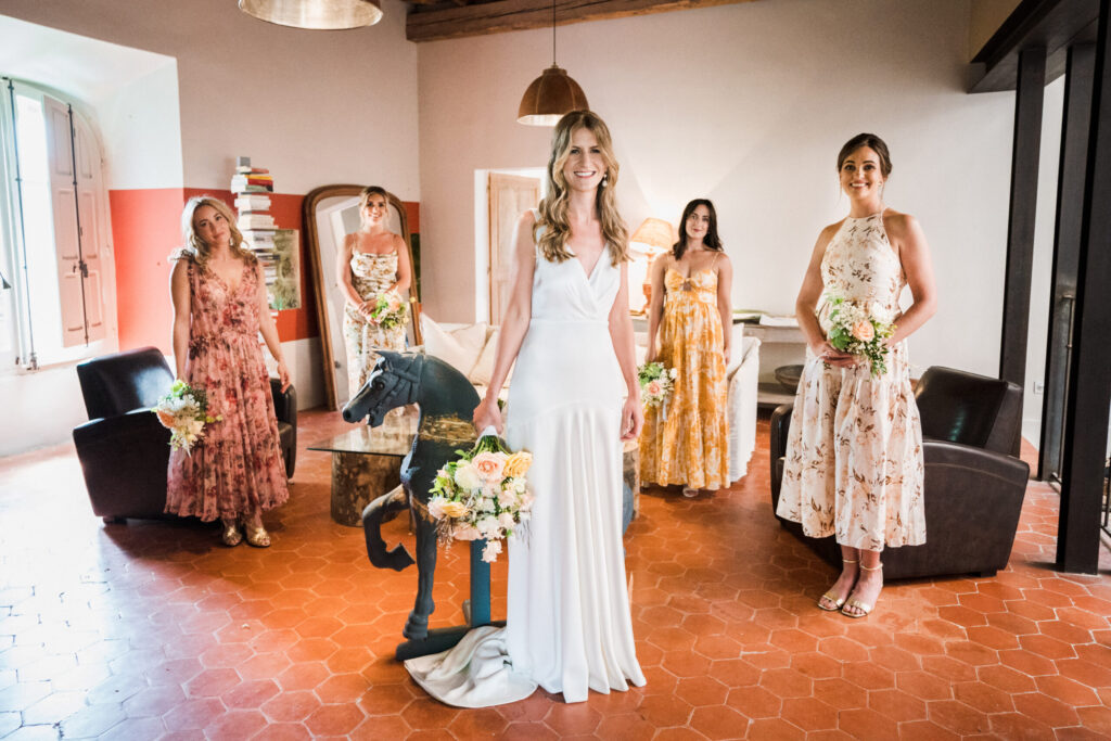 wedding planner aix en provence, wedding planner aix-en-provence, wedding planner provence, wedding planner luberon, bridesmaid, demoiselles d'honneur, robe demoisselles d'honneur, organisation mariage, dress code mariage, tendances mariage, mariage en provence, robe de mariée tendance, tendances de mariage 2023, inspo mariage 2023, mariage 2023, composition florale XXL mariage, wedding planner, organisation de mariage, provence, mariage luberon, mariage lamothe du rhone, wedding planner saint paul trois chateaux , wedding planner drome provencale,