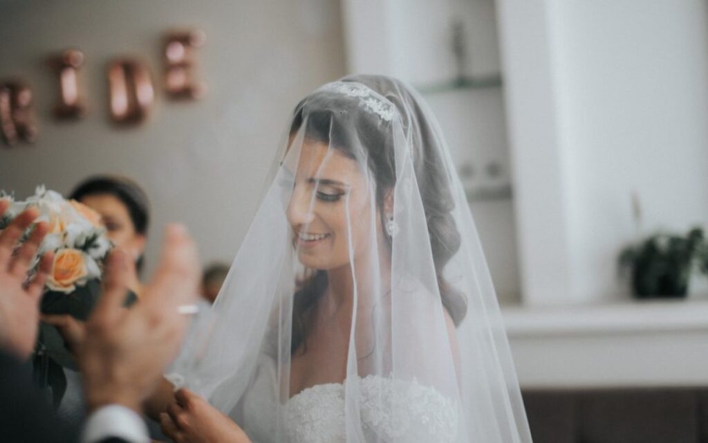 Les voiles courts pour les mariées