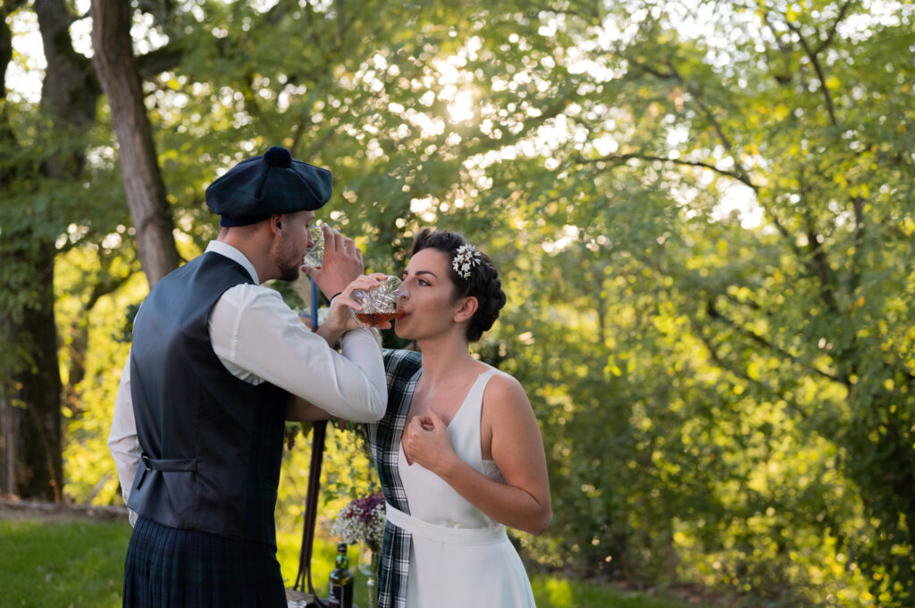 whisky, cérémonie laïque, elopement