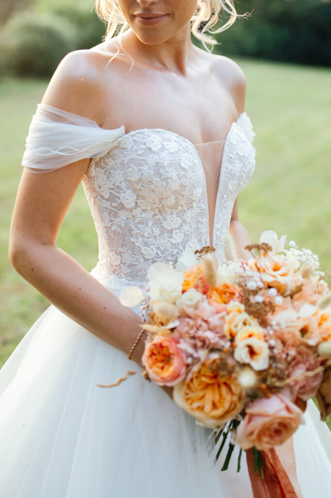 bustier, wedding dress, bride, robe de mariée, mariée, tendances bustier, mariage automne, un mariage en automne à bordeaux, wedding planner bordeaux, wedding planner gironde, organisation de mariage bordeaux, mariage en aquitaine, organisation de mariage en gironde