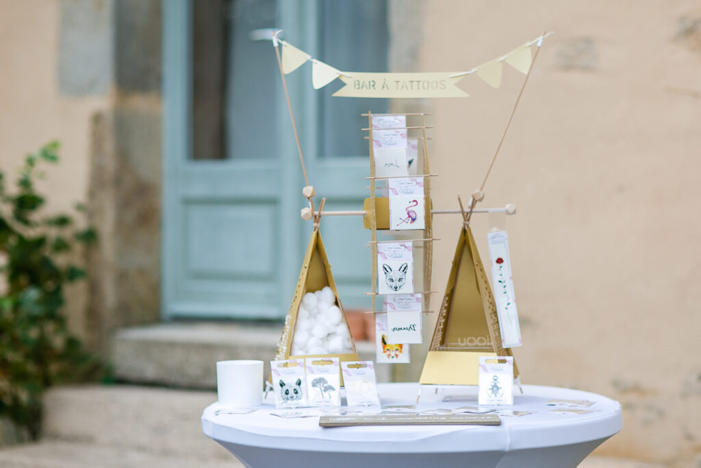 bar a tattoo, bar a tatouage, tatouage ephemere, bar a tatouage ephemere, animation de mariage a angers, animation