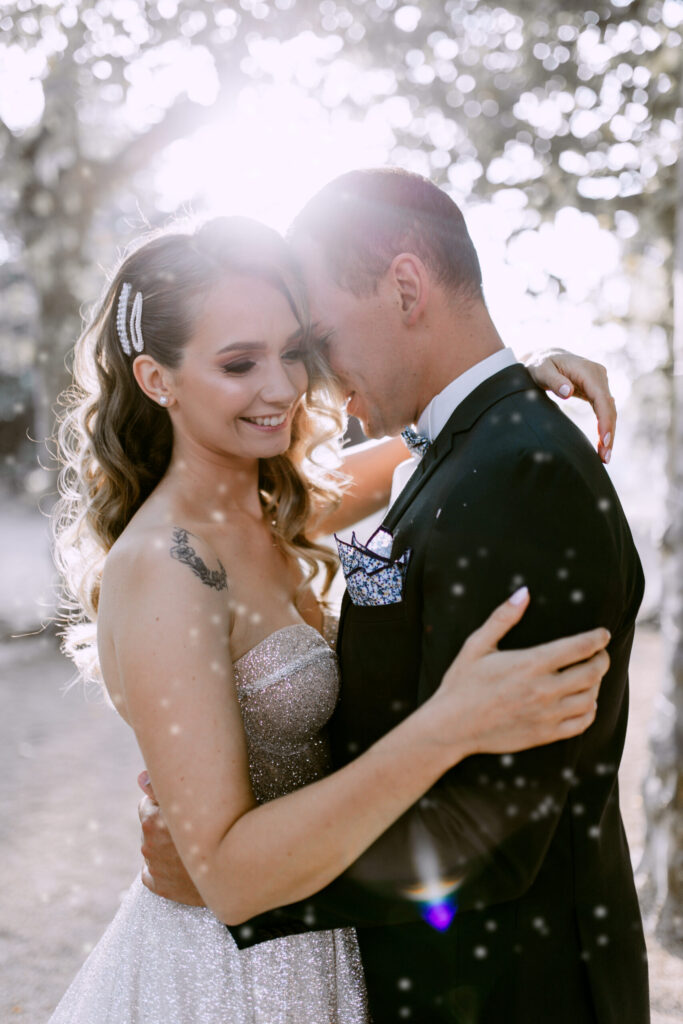 bride and groom glitters