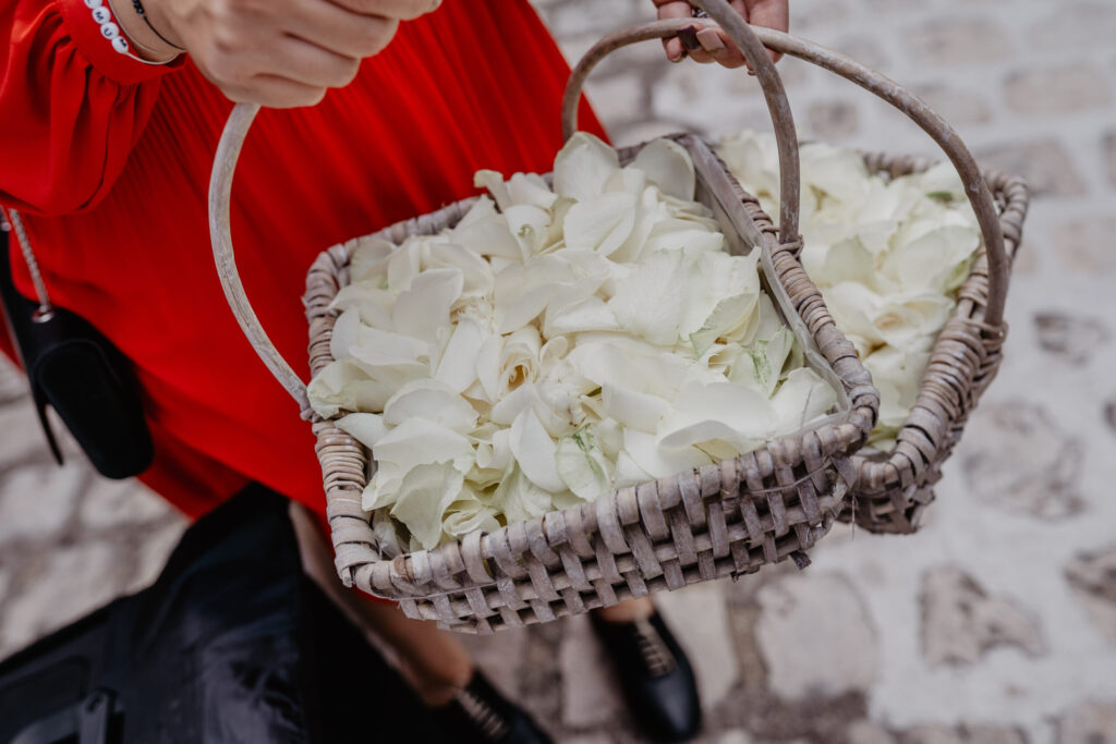 pétales, sortie de cérémonie, cérémonie, cérémonie laïque, mariage