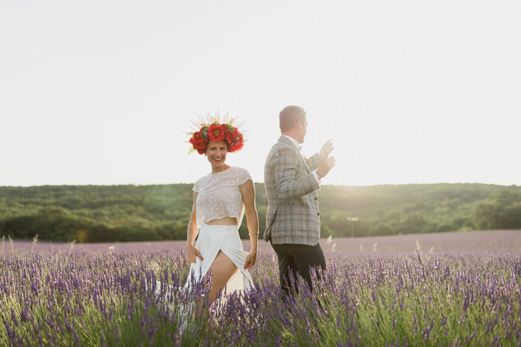 robe de mariée, jupe, crop top, costume, mariage