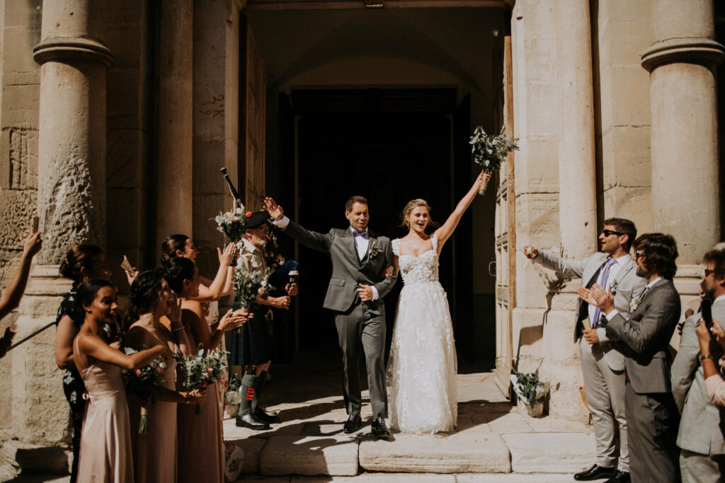 cérémonie religieuse, mariage à l'église, mariage église provence, mariage en provence, mariage bouches du rhone, mariage vaucluse, wedding planner bouches du rhone, wedding planner vaucluse, porter un kilt à son mariage 