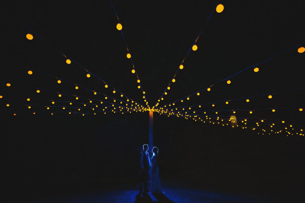 nuit, guirlande, guirlandes, mariés seuls, micro wedding Montréal