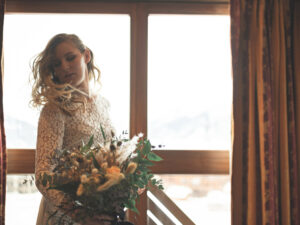 Mariée lors d'un mariage d'hiver