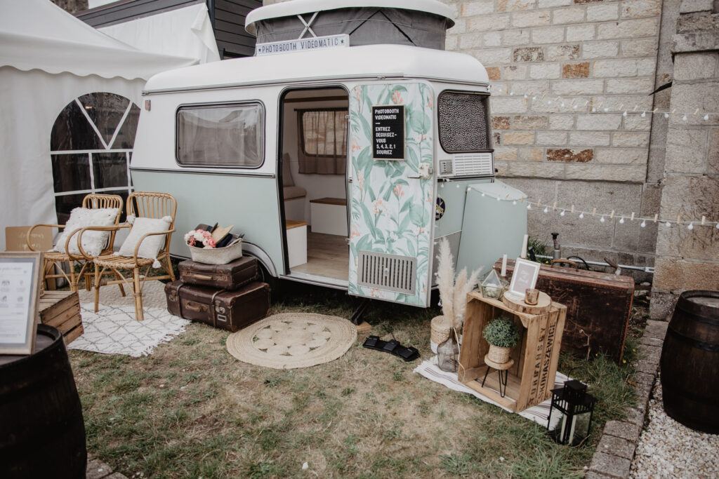 caravane photobooth, animation originale, cabine photo, décor vintage, rétro, bohème, insolite, vintage, récup