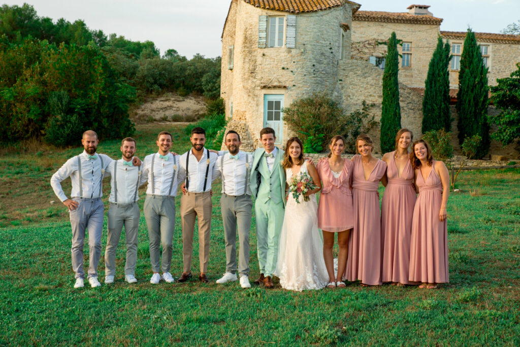 mariés, mariage, mariage en Alpes, Nice, bonheur, robe de mariée, mariage réussi, wedding planner, photo couple, photo mariés, photos de mariage, préparation, amont, photos de groupe, photographe, photobooth, appareil photo, souvenirs