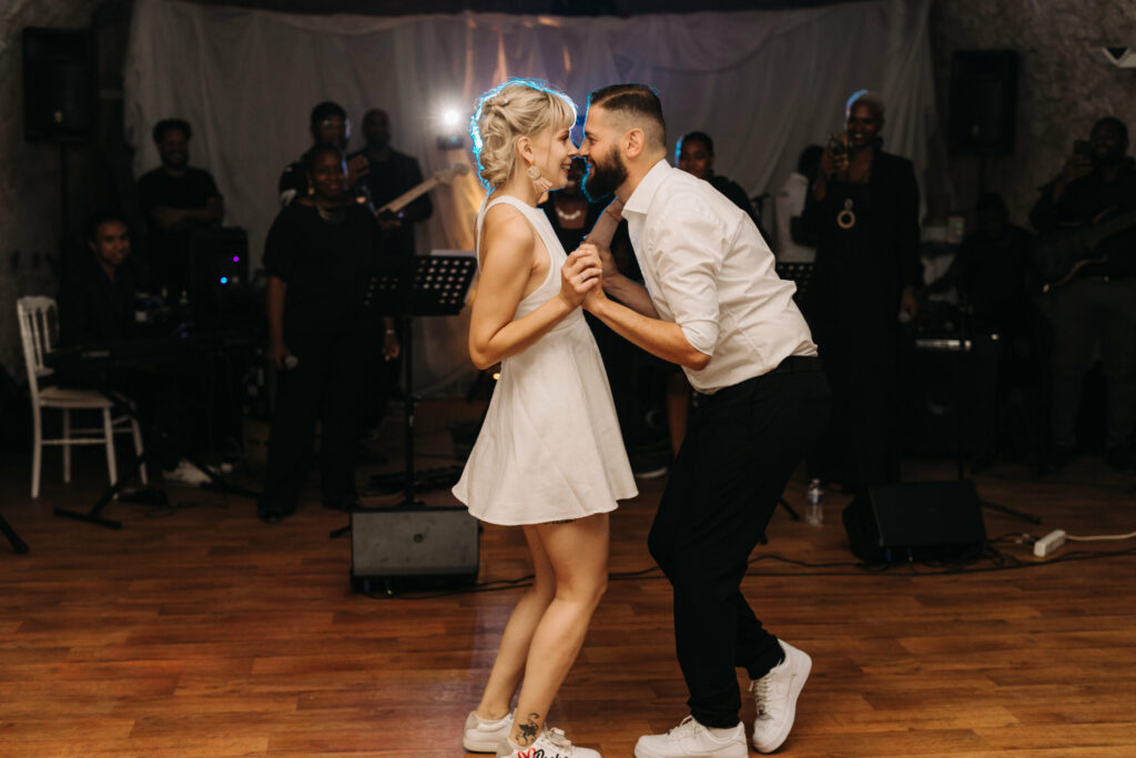 basket, robe courte, première danse, ouverture du bal, deuxième robe, Les moments forts d’un mariage