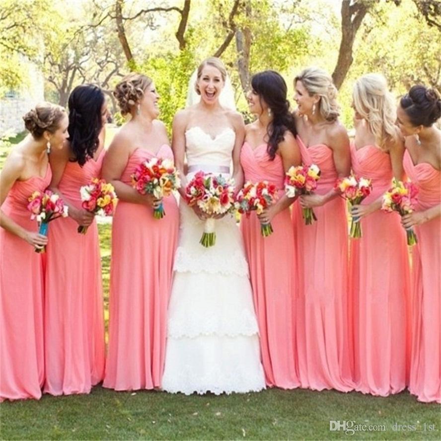 Demoiselles d'honneur en robe corail