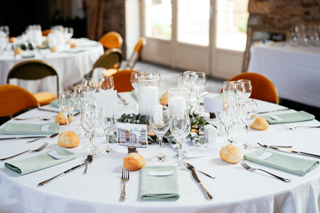 Mariage dans le Beaujolais, décoration, table, mariage, pain, verre