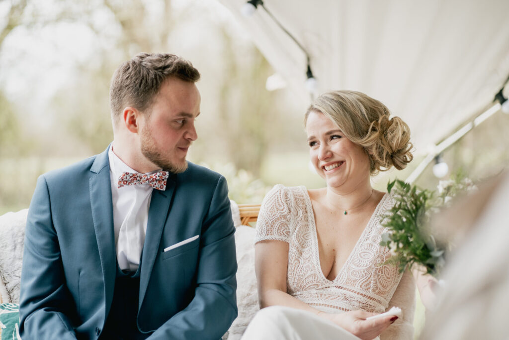 Cérémonie laïque, bride and groom, mariés, complicité
