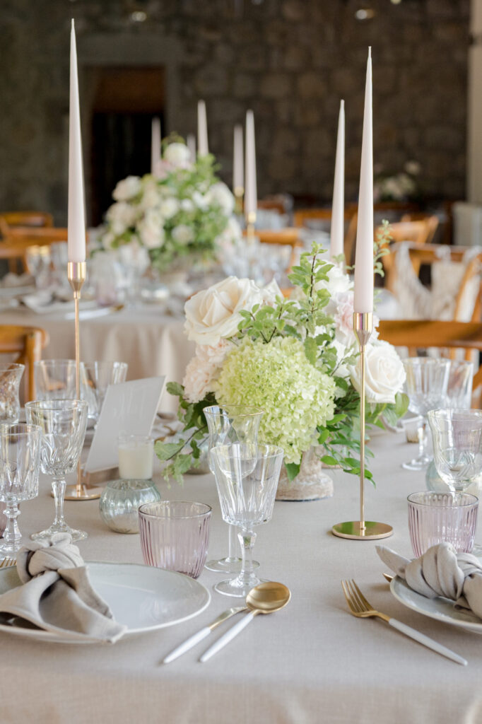 Votre décoration de salle pour un mariage dans le Beaujolais 