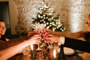 Amis, champagne, boisson, noel, table