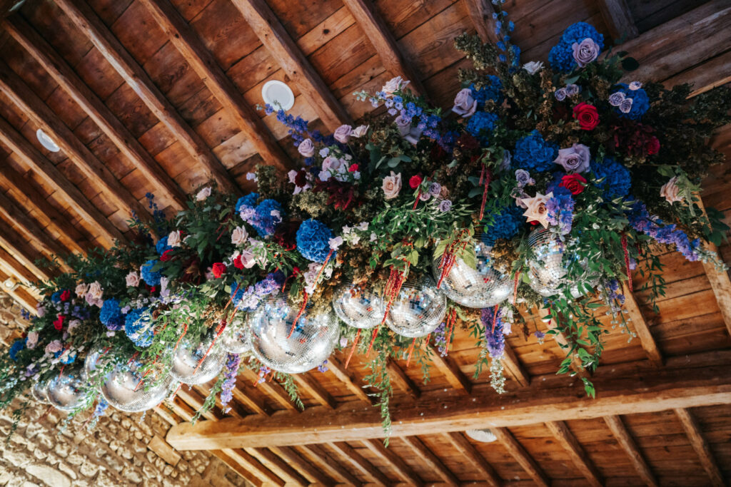 plafond de fleur, décoration en l'air, fleur, décoration, salle de réception