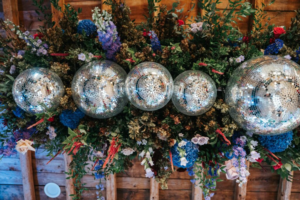 plafond de fleur, décoration en l'air, fleur, décoration, salle de réception