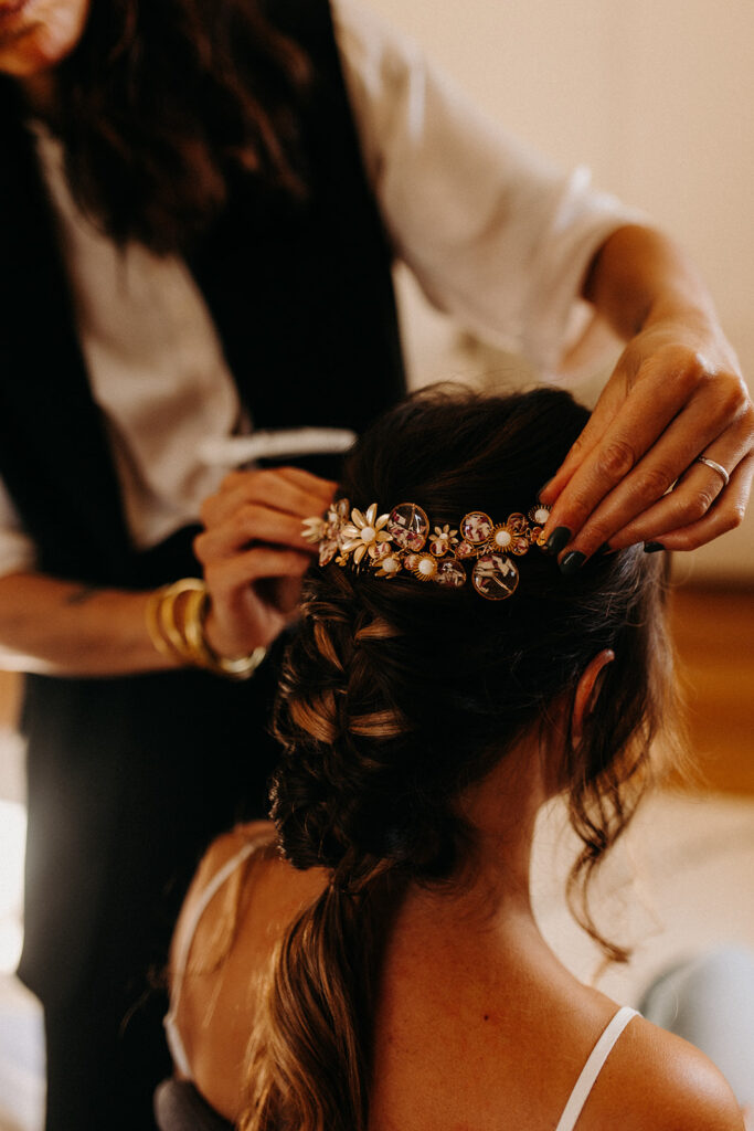 Accessoires mariée : pour les cheveux. Les différents accessoires pour les mariés
