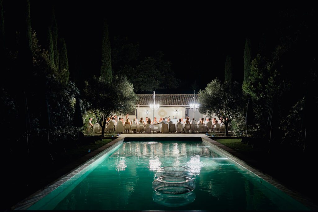 soirée blanche , welcome dinner, piscine, lustre , brunch