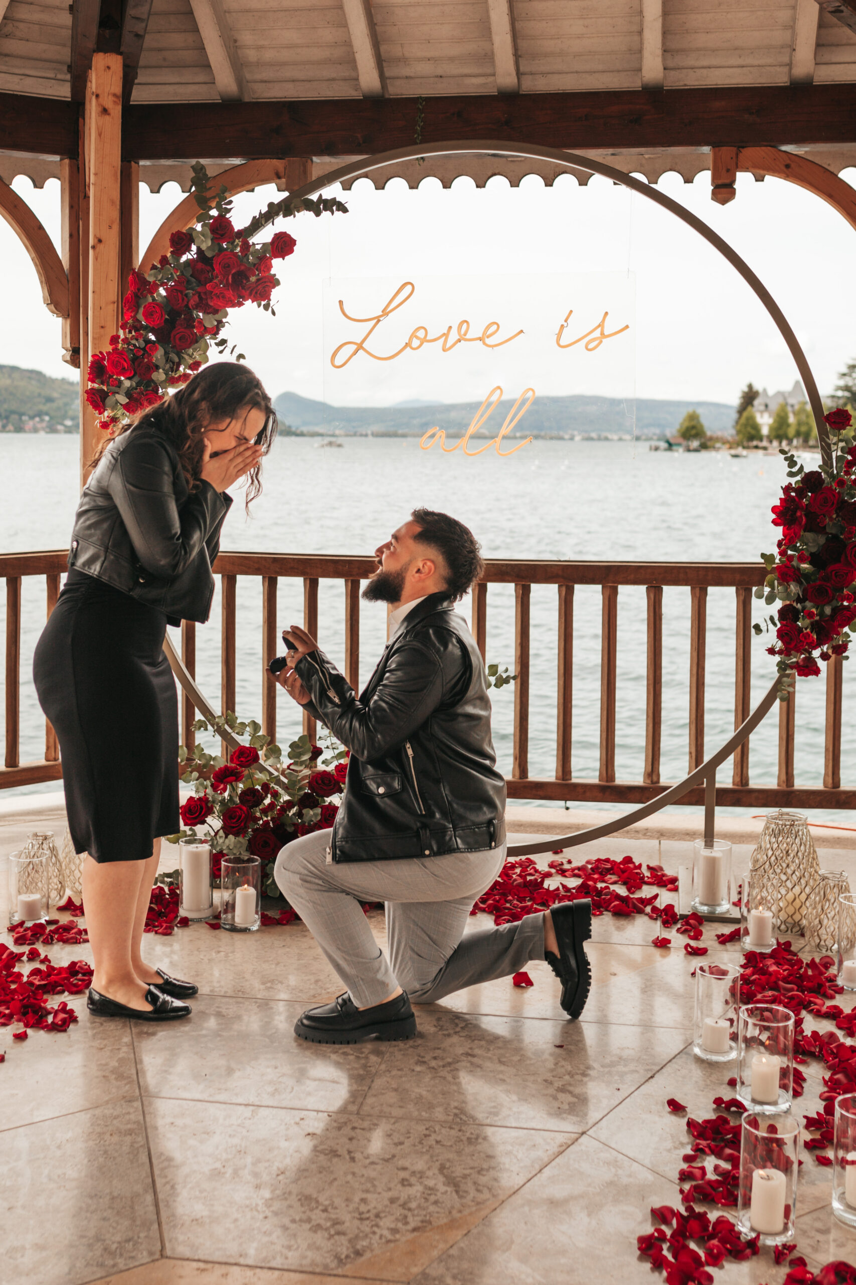 Champagne, séance engagement, demande en mariage, vue lac, bar d'hotel, shooting hotel, proposal