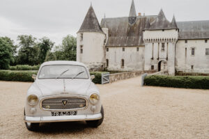 chateau, chateau du plessis bourré, voiture, voiture de collection, chateau de mariage, mariage, maine et loire, chateau médieval, chateau de princesse