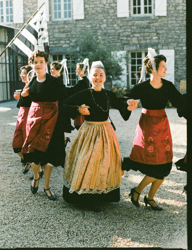danse locale, danse, animation mariage, expériences immersives, initiation danse, bretagne, bzh, danse bretonne