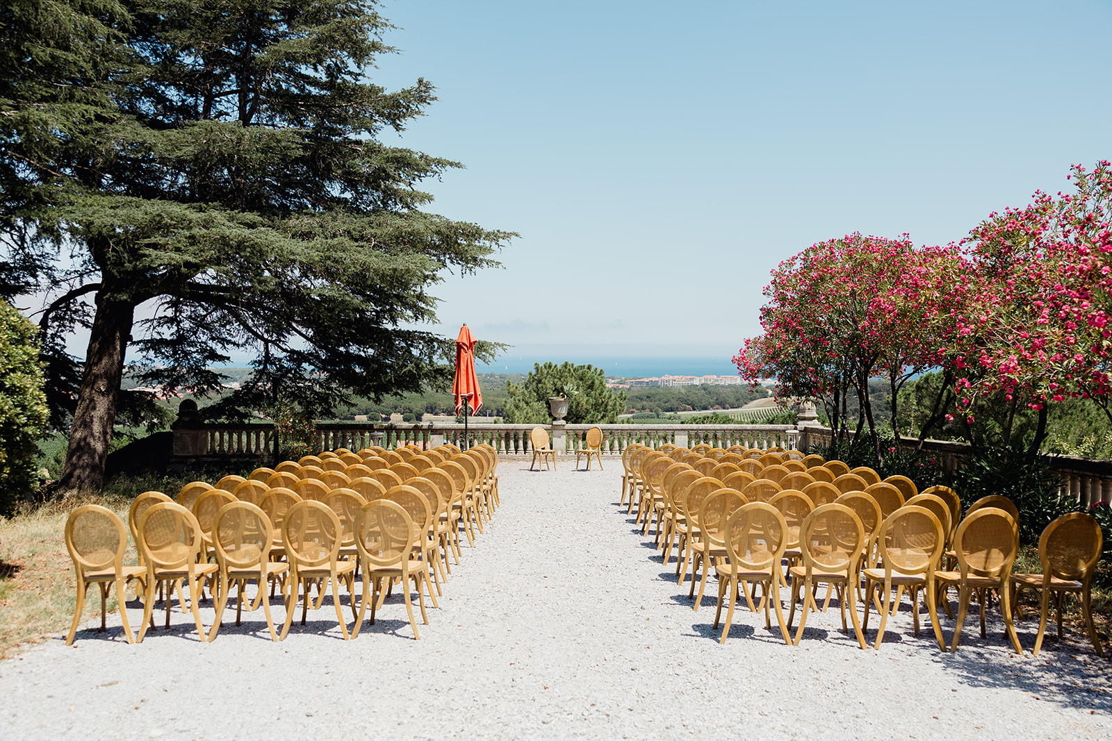 cérémonie laïque, mariage, chaises, vue, soleil, belle vue
