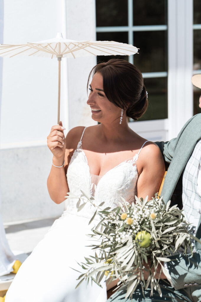 Mariée en blanc Ombrelle Bouquet original Olivier Citron Jaune Marié Ete Chaleur Ombrage Provençal
