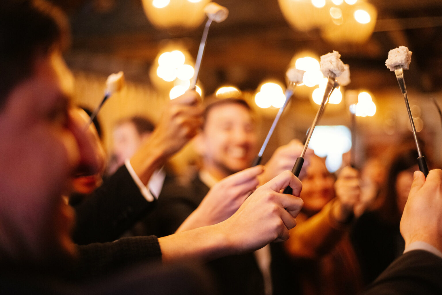 Mariage d'hiver repas atypique diner de mariage fondue