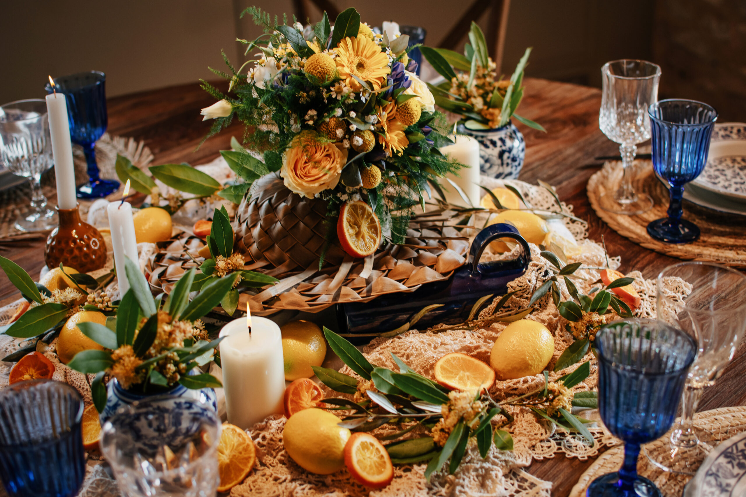 Table dolce vita bleu, citron, vert, bougies