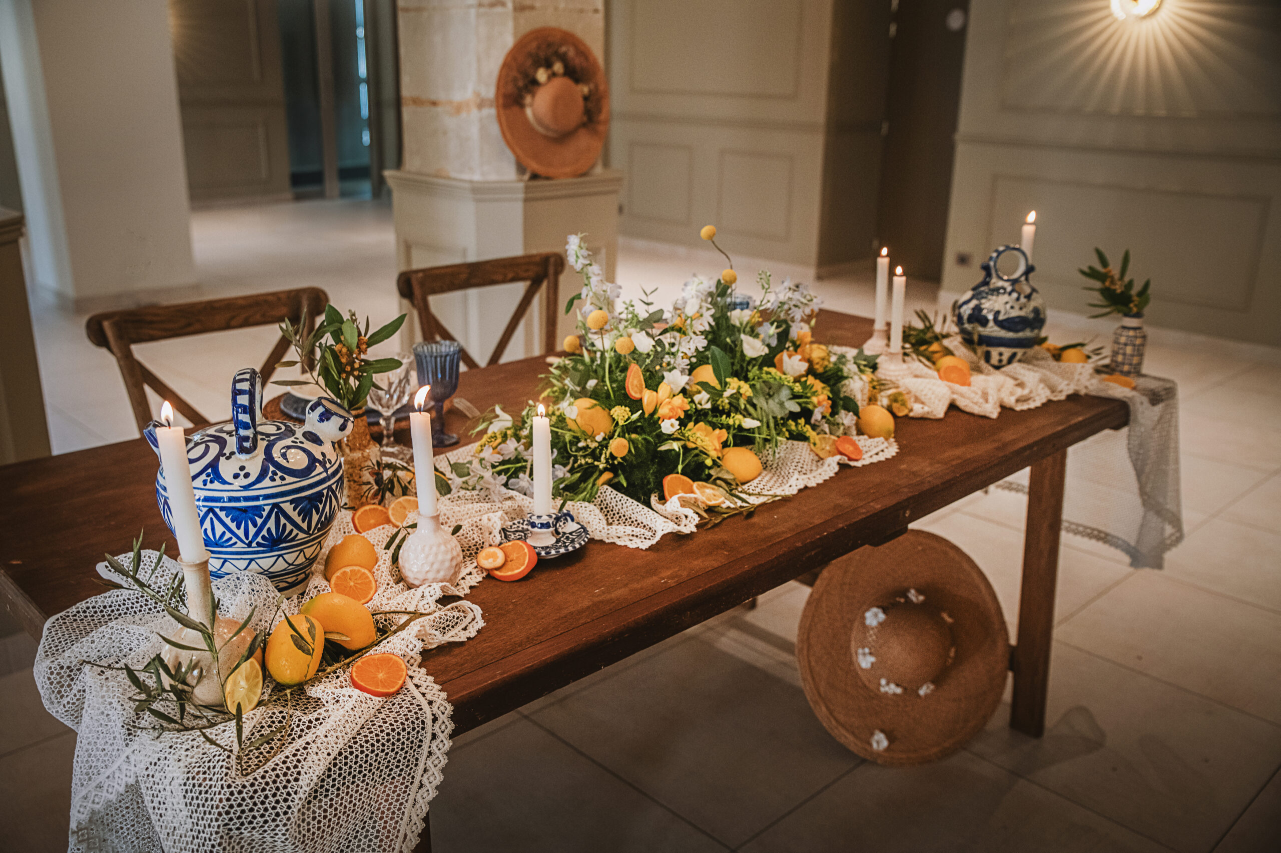 Table dolce vita bleu, citron, vert, bougies