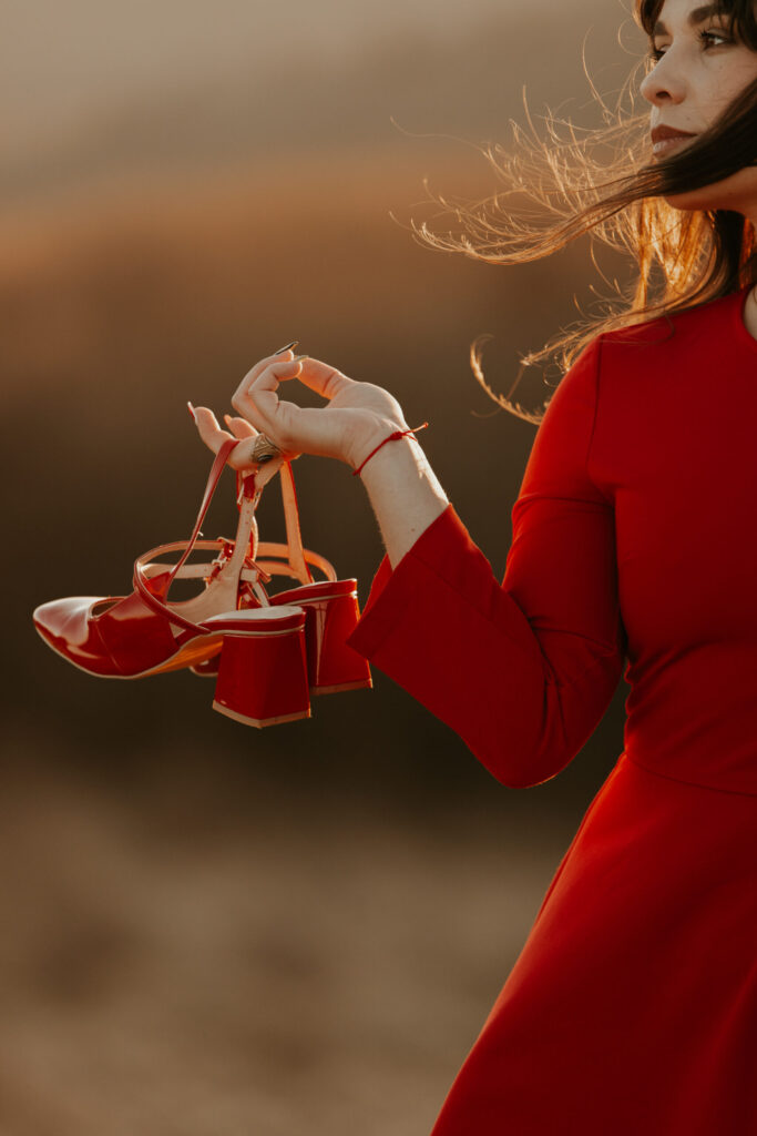 chaussures rouges, robe rouge, auvergne, puy de dôme, allier, wedding planner auvergne
