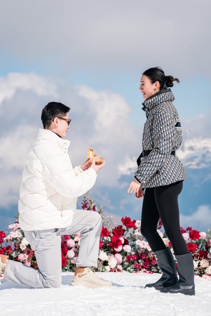 Proposal planner snow mountain proposal demande en mariage dior chanel bague